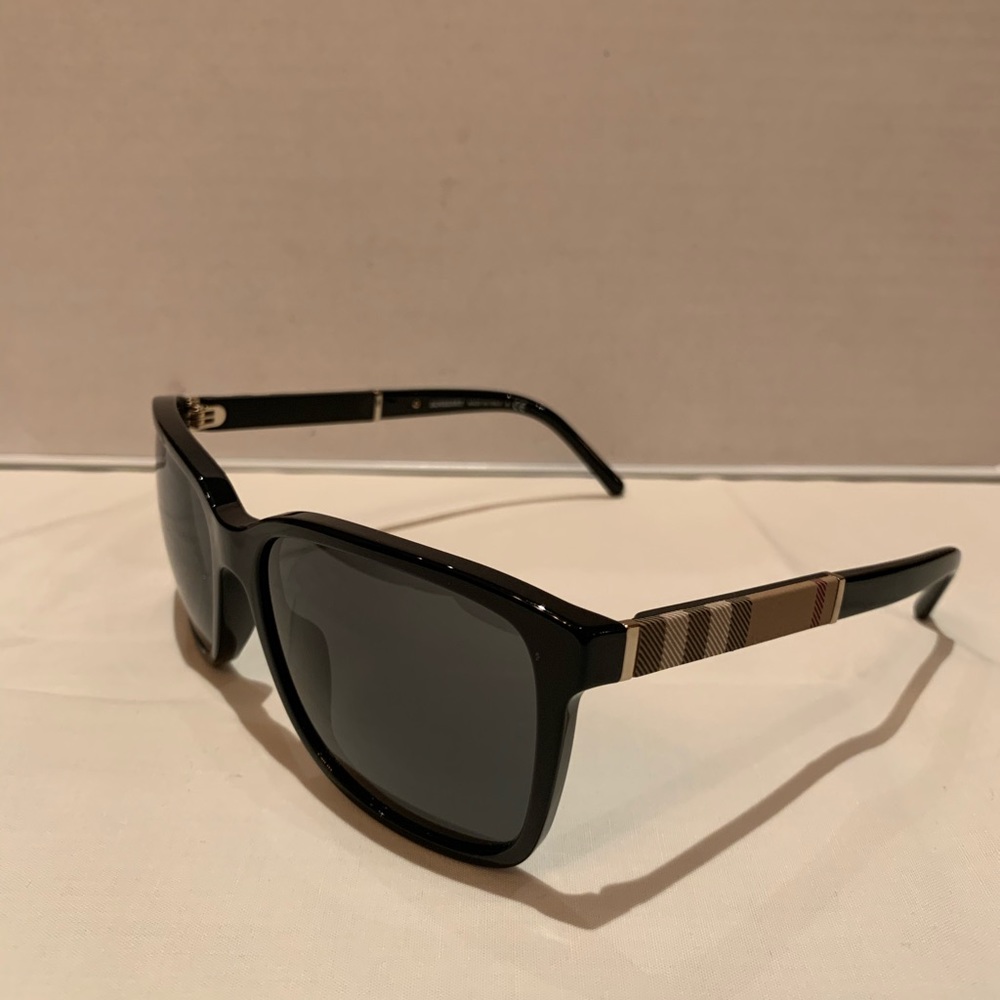 Burberry BE4181 sunglasses black/grey 58mm